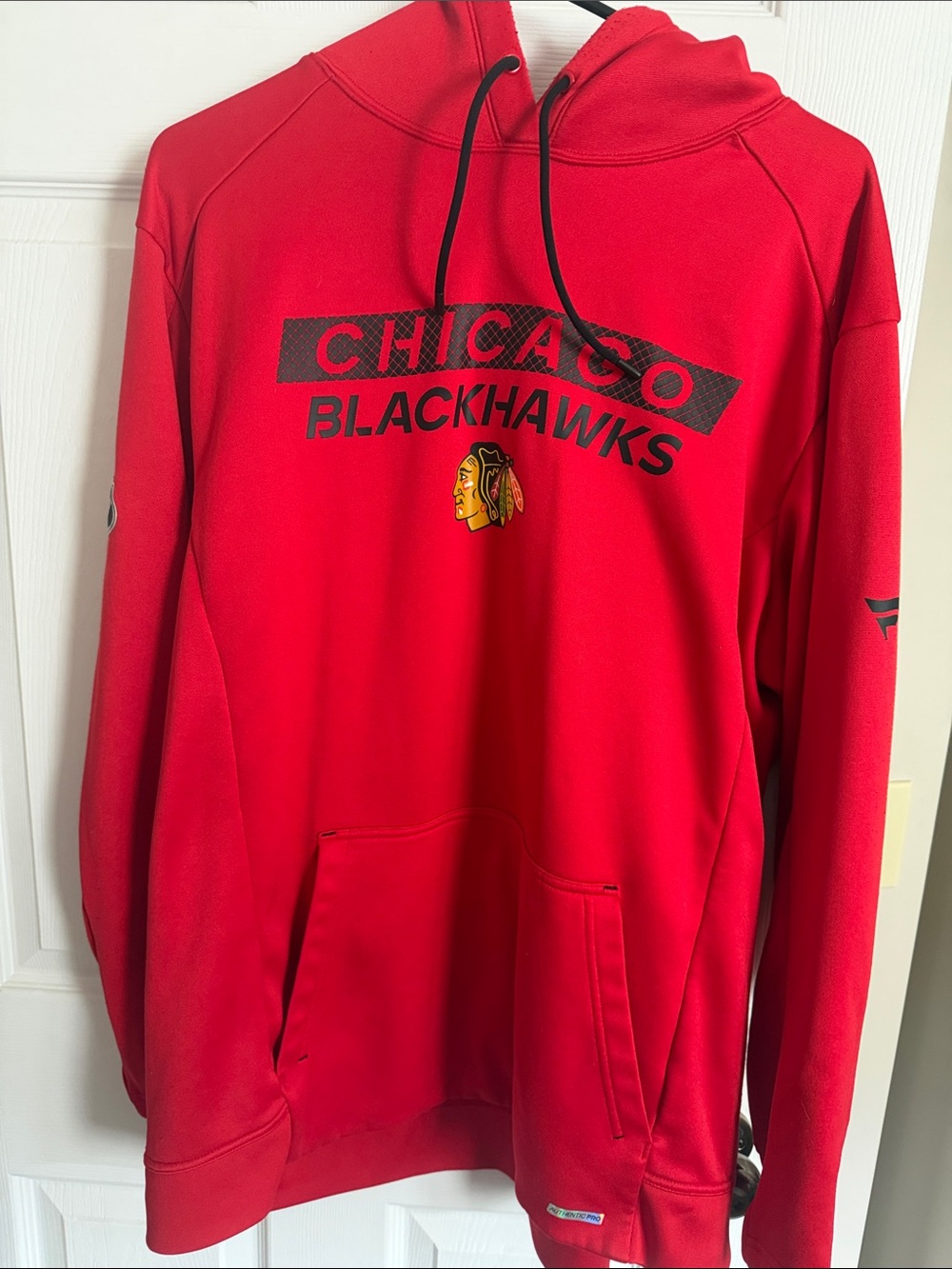 Men's Blackhawks Red Pullover Hoodie XL